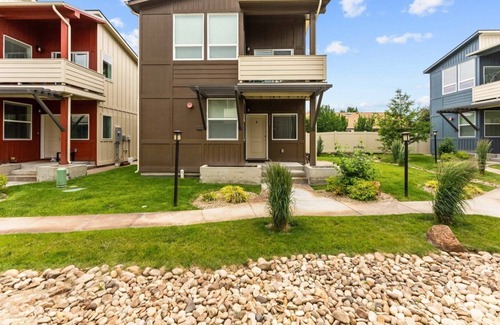 Boise Villa | A park-like setting in this BRAND NEW build near the river
