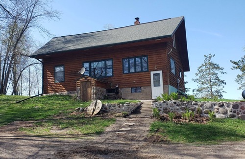 Isle House | A peaceful lake home on the shoreline of Mille Lacs Lake. Family-friendly