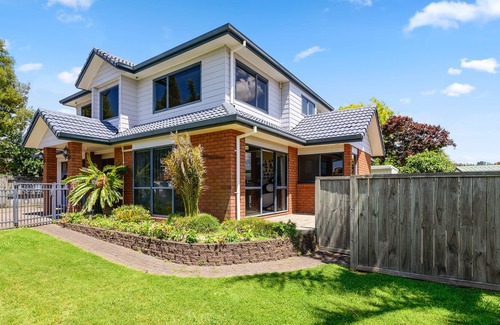 Owhata House | A Peaceful Paradise for Families and Large groups. Safe and Secure area