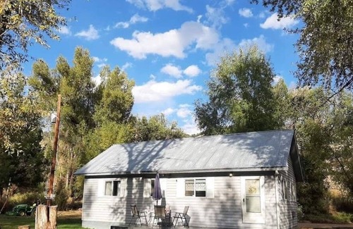 Fruitland Cottage | A Perfect Escape