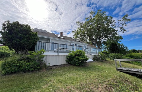Mid-Coast and Islands Cottage | A perfectly placed cottage overlooking Mackerel Cove!
