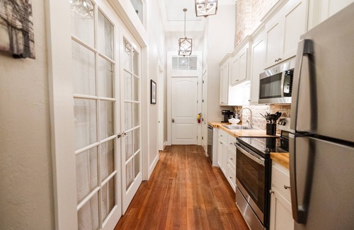 Laurel Apartment | A Picture-Perfect Stay in Downtown Laurel