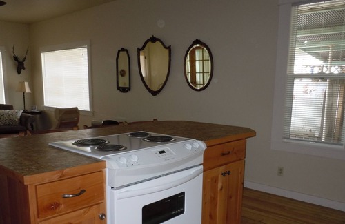 Harrison Cottage | A Place For Family And Friends To Gather And Enjoy The Splendors Of The Lake.