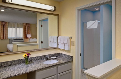 Westlake Hotel | A Place You'll Surely Enjoy! 2 Convenient Units, Free Parking, Pets Allowed