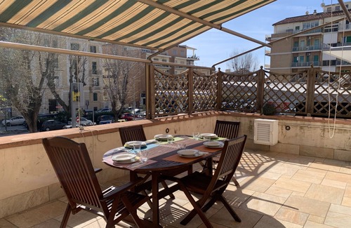 Quartiere XXXIV Lido di Ostia Levante Apartment | A Pochi Passi dal Mare, Ideale per le Famiglie, Grande Terrazza Attrezzata