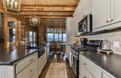 Suches Cabin | A-pool-achian Escape