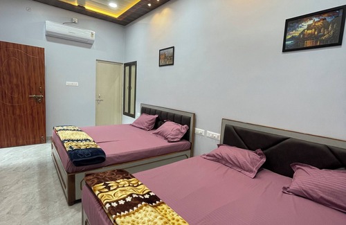 Varanasi Hotel | A Premium Stay in the Heart of Varanasi – Welcome to Rudransh Vintage Home