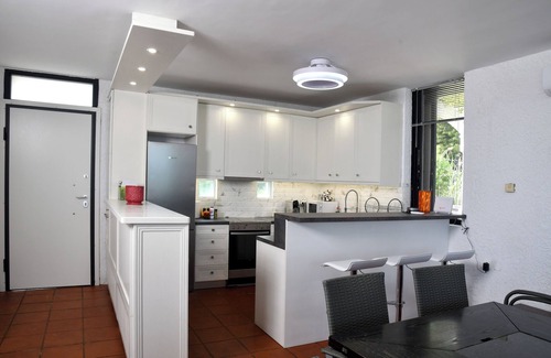 Chalcis House | A private,family-friendly estate with pool, garden,and all comforts—near the sea