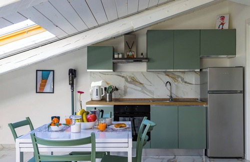 Naples City Centre Apartment | A Quiet Space - design sloping roof apartment near Central Station