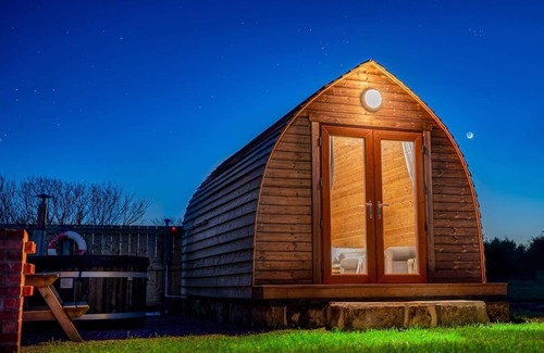 Crimdon Cottage | A quirky pod with one double and shower room.