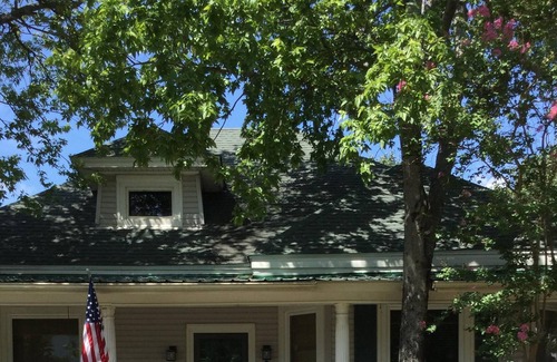 Sulphur House | A Real Charmer 3 bed 2 bath close to the Chickasaw National Recreation Area