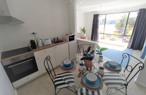 Warnbro House | A renovated self-contained guest suite close to the beach