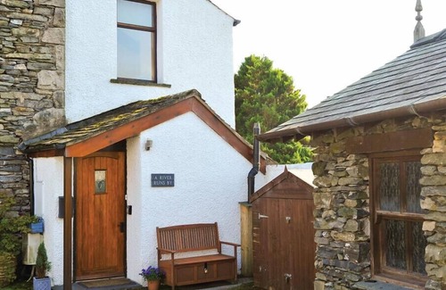 Staveley Cottage | A RIVER RUNS BY, with a garden in Staveley