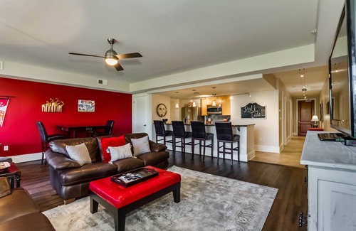 Tuscaloosa Condo | A ROLL-TIDE RENTAL 2 blocks from SABAN FIELD at BRYANT DENNY Stadium!