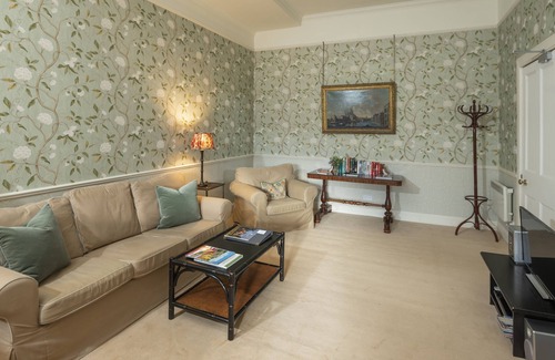 Lauder Apartment | A Romantic Scottish Castle retreat for two people