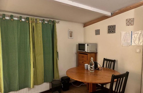 Vitry-sur-Seine House | A room and garden close to Paris