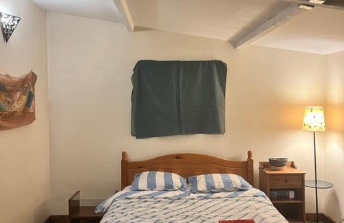 Vitry-sur-Seine House | A room and garden close to Paris