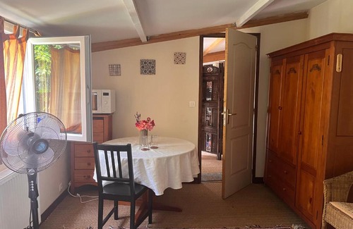Vitry-sur-Seine House | A room and garden close to Paris