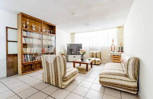 Pasochoa Apartment | A SCHOOL TURNED INTO A FUN HOSTEL