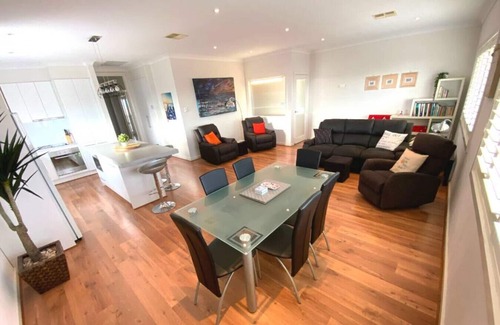 Port Hughes Apartment | A Sea Dream – Upstairs Self Contained Dwelling – Port Hughes