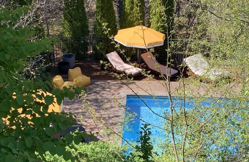 North Truro House | A secluded 4 BR/3 Bath sanctuary surrounded by trees w/large private pool