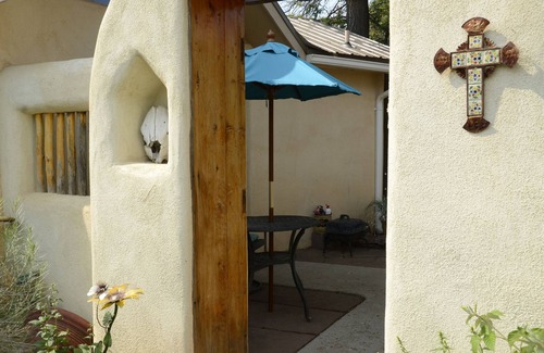 Taos Cottage | A Serene Spot in Downtown Taos!