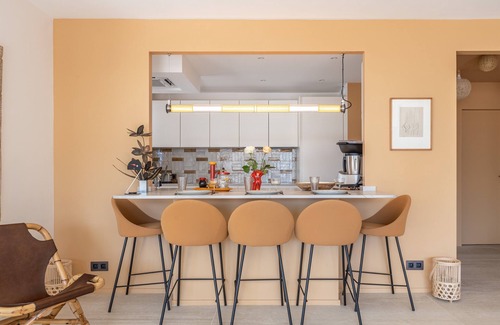 Cannes City Centre Apartment | A short stroll to Palais/Beach, Terrace & Seaview