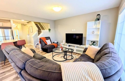 Airdrie House | A Slice Of Heaven In Airdrie By Eagleswingshomes1