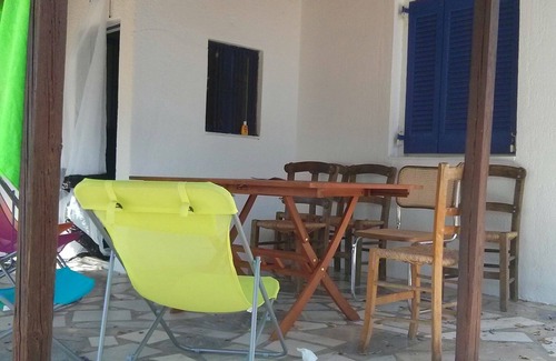Agios Nikolaos Town Cottage | A Small Villa Made for Exclusivity & Relaxation. 5' Walk To The Beach + WiFi