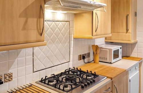 Calcot Cottage | A spacious and well presented bungalow with amazing views over Berkshire.