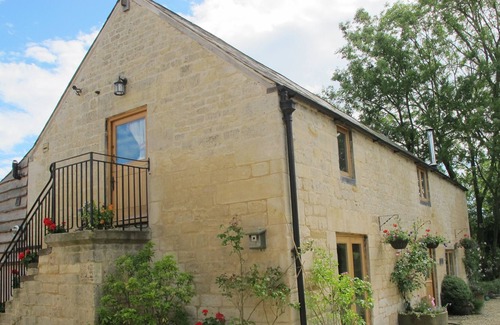 Brimpsfield Apartment | A Spacious first floor apartment set within Barn Conversion