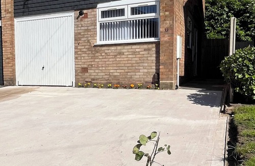 Erdington House | A spacious newly renovated luxury house within minutes of Birmingham city centre