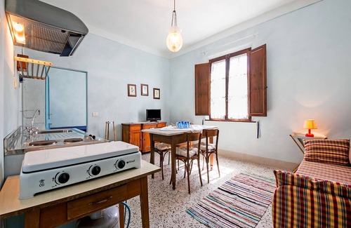 Sarteano House | A Spacious Retreat for Ten
