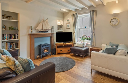 Saundersfoot Cottage | A Stone's Throw - Sea Views, Yards from Beach