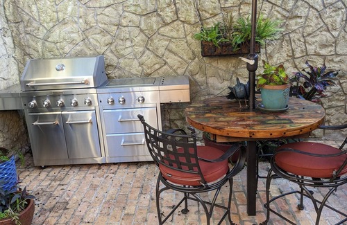 Mount Dora House | A surprising treasure, guesthouse, of historic Mount Dora,FL.