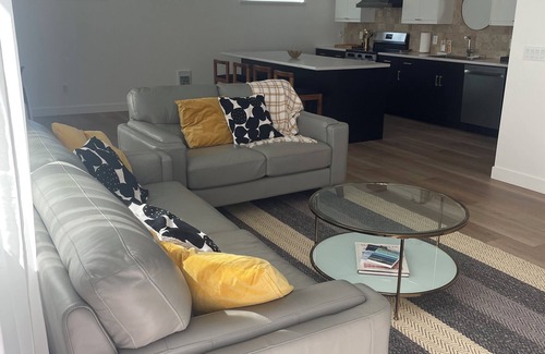 Comox Apartment | A Sweet Suite minute to golfing, beaches, airport and more in the Comox Valley.