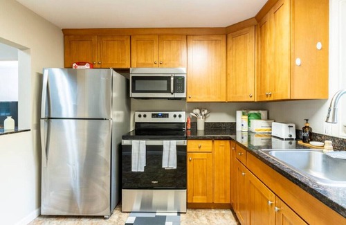 Issaquah House | A Tranquil Retreat in the Woods, 4minutes from downtown, close to everything