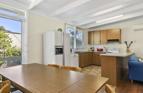 Anglesea House | A Tranquil Retreat - Relaxed Beach Living.