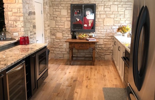 Comfort House | A Tx Hill Country haven, pool, yard in the midst of Boerne & Comfort town.