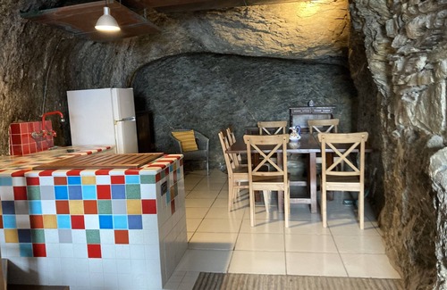 Manarola House | A typical Ligurian house in MANAROLA with roof terrace, sea views and AC.