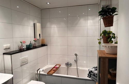 Laar Apartment | A&V Apartments Wunderschöne Rheinblick Wohnung zum entspannen Apt Ela