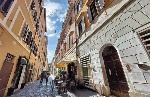 Rione IV Campo Marzio Apartment | A Vantaggio Studio Close To Piazza Di Spagna