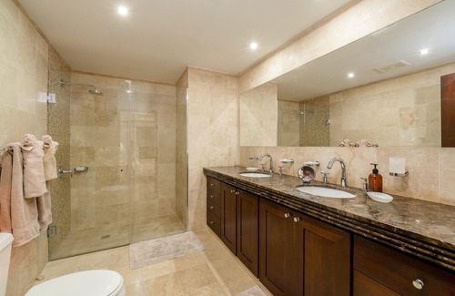 Bowling Alley Hill Villa | A view to the paradise