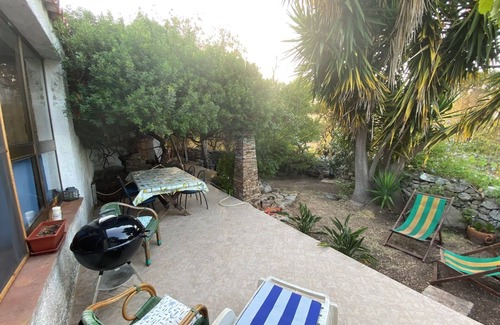 Santa Teresa di Gallura House | A villa with garden for 4 People