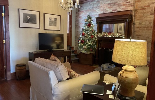 Lake Odessa Apartment | A Warm and Cozy in the heart of downtown Lake Odessa, Michigan