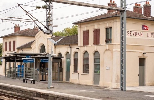 Sevran Apartment | A warm, quiet and practical nest