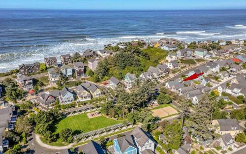 Olivia Beach House | A Wave From It All