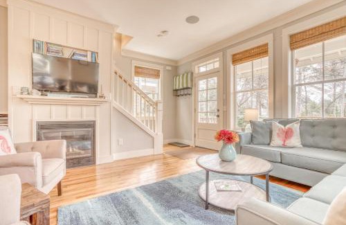Olivia Beach House | A Wave From It All