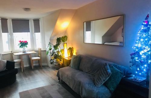 Dunfermline Apartment | “A Wee Pad in Dunfermline”