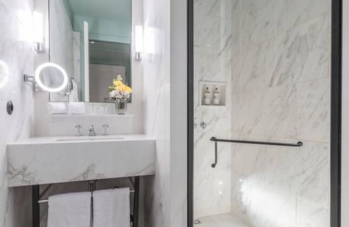 Centro / Baixa Hotel | A Well-deserved Break! Onsite Swimming Pool, Close to Junqueiro War House Museum
